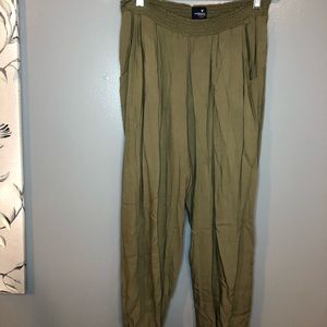 American Eagle Army Green Jogger Pant